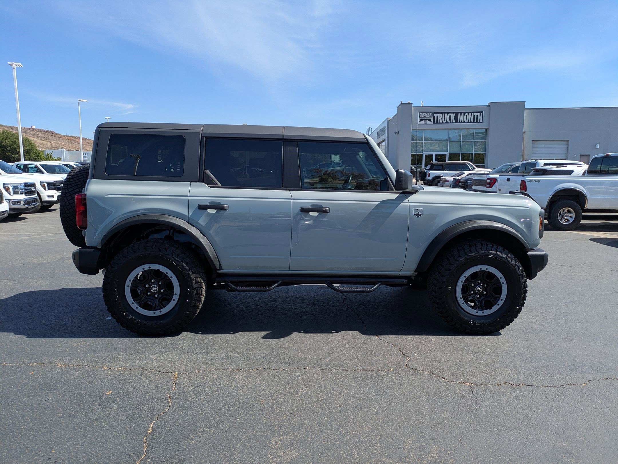 Certified 2022 Ford Bronco Big Bend w/ Sasquatch Package AWD/4WD image 3