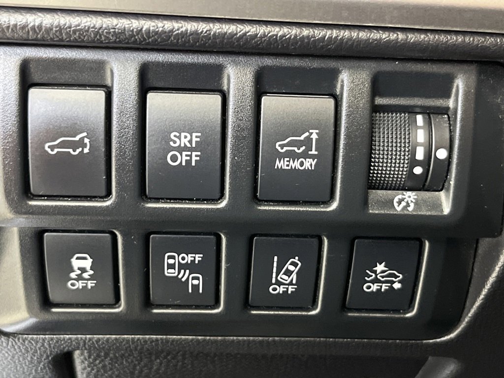 Used 2017 Subaru Outback 3.6R Limited image 24