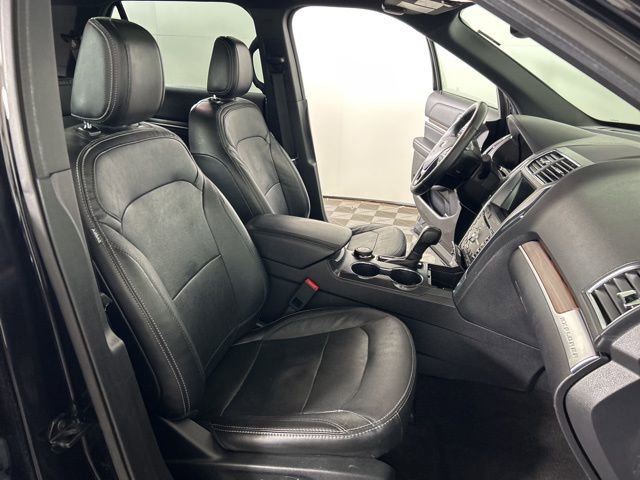 Certified 2018 Ford Explorer Limited w/ Equipment Group 301A AWD/4WD image 23