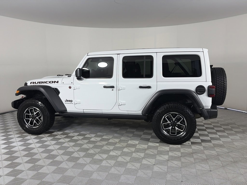 Used 2024 Jeep Wrangler Unlimited Rubicon w/ Technology Group image 4