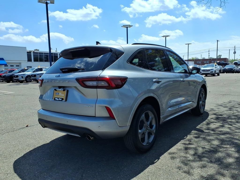Certified 2024 Ford Escape ST-Line w/ Tech Pack #1 AWD/4WD image 6