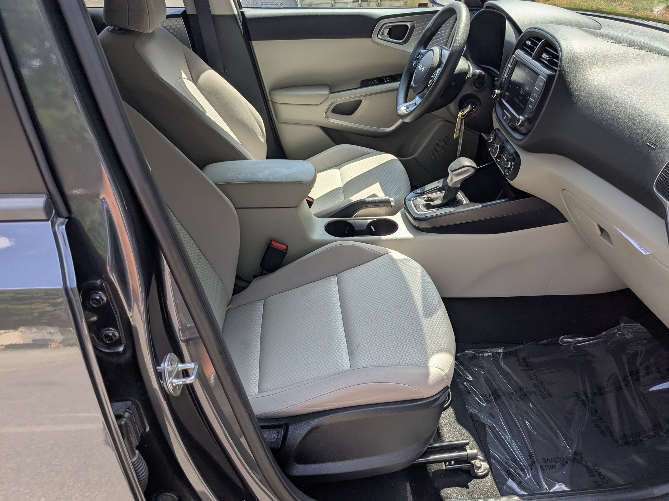 Used 2022 Kia Soul LX FWD image 27