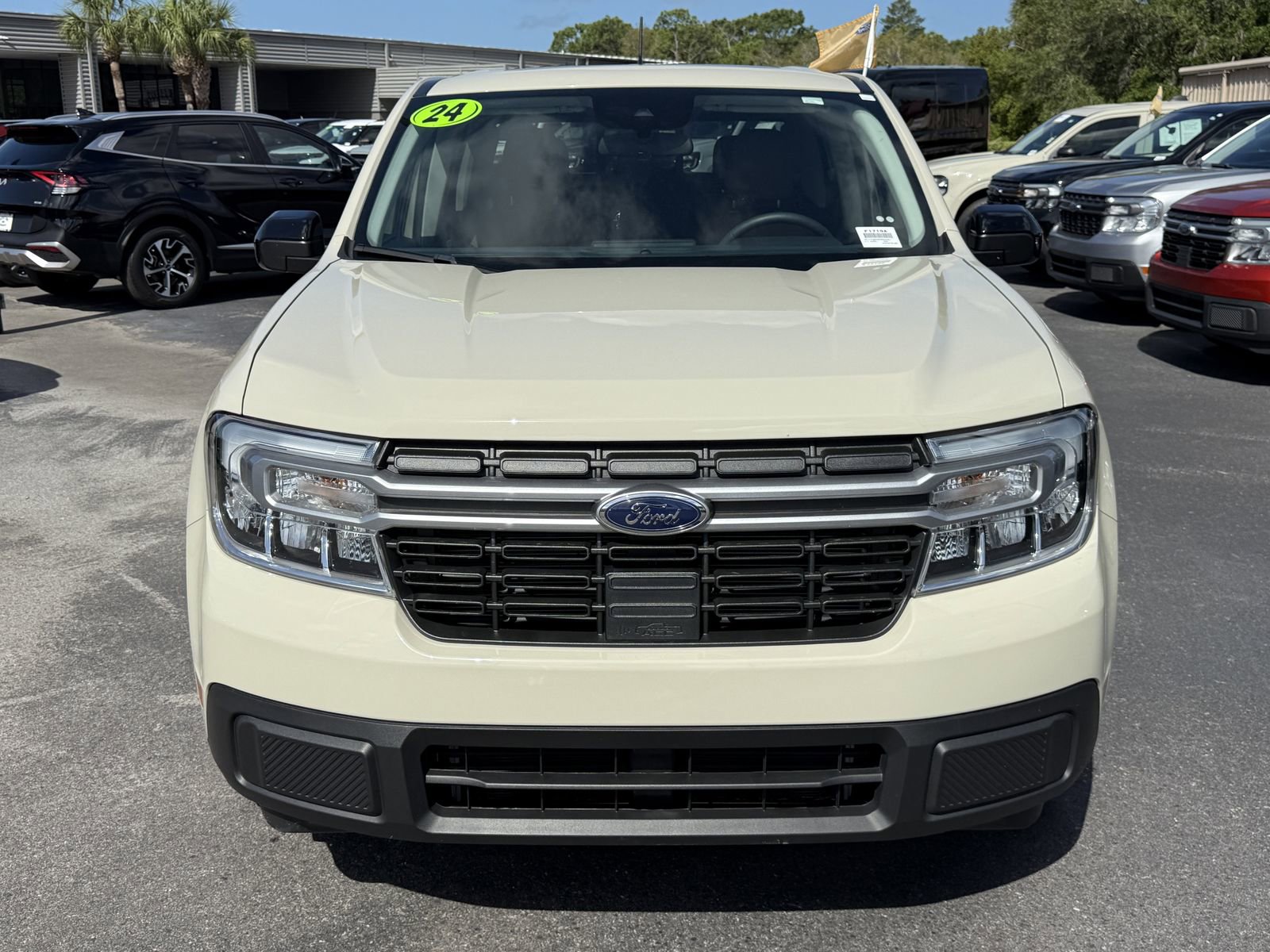 Certified 2024 Ford Maverick Lariat image 3