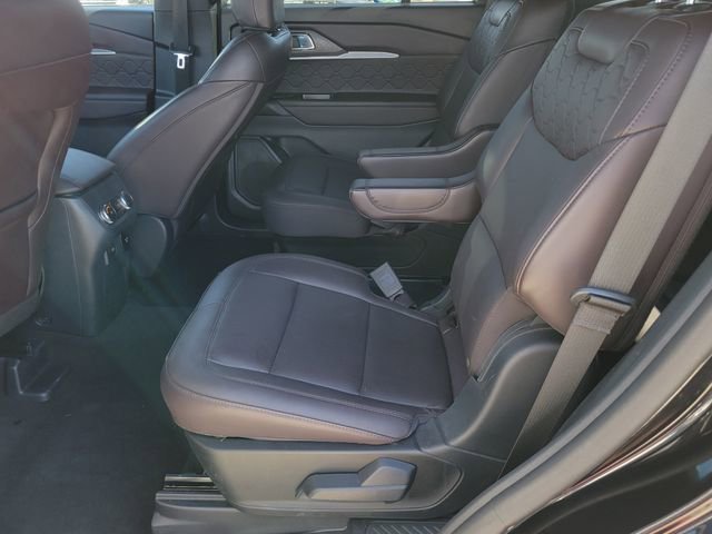 Certified 2025 Ford Explorer Platinum w/ LUX Leather Package image 8