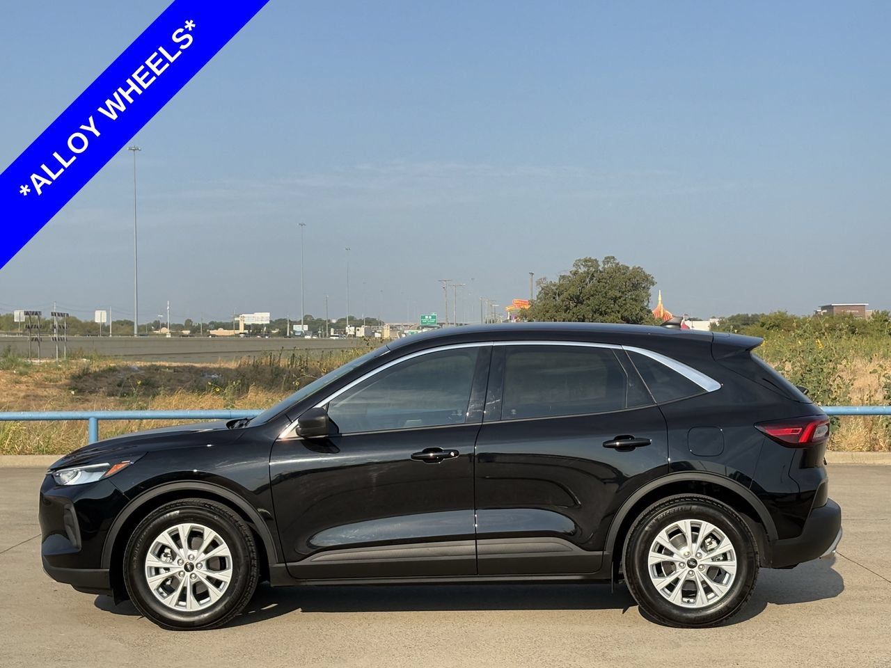 Certified 2023 Ford Escape Active FWD image 3