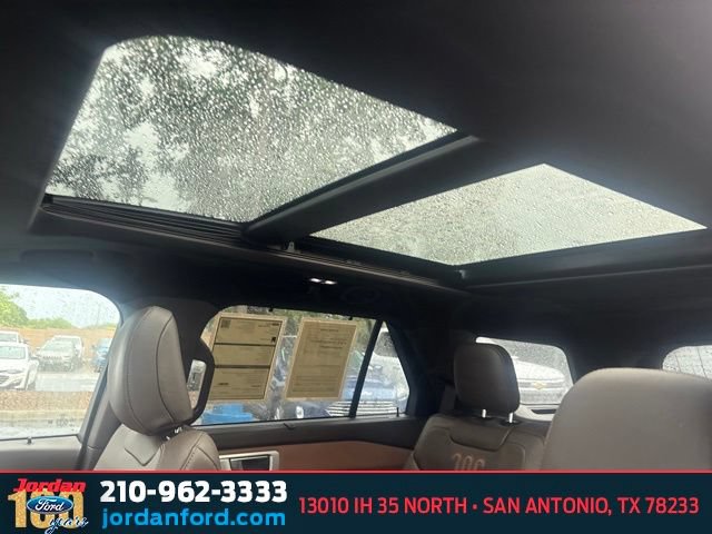 Certified 2022 Ford Explorer King Ranch w/ Class IV Trailer Tow Package RWD image 18