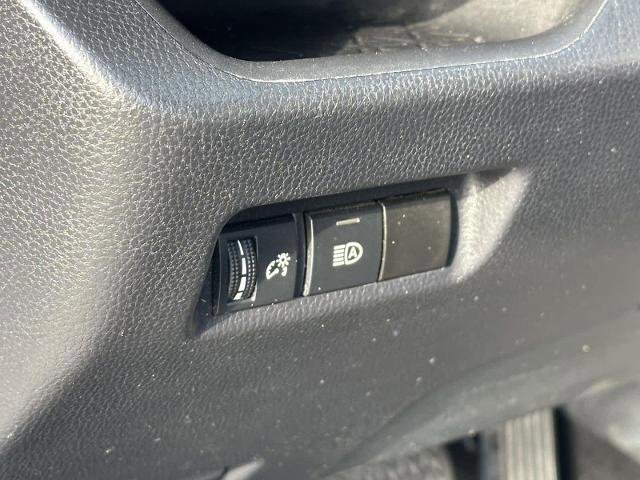 Used 2021 Toyota RAV4 XLE AWD/4WD image 27