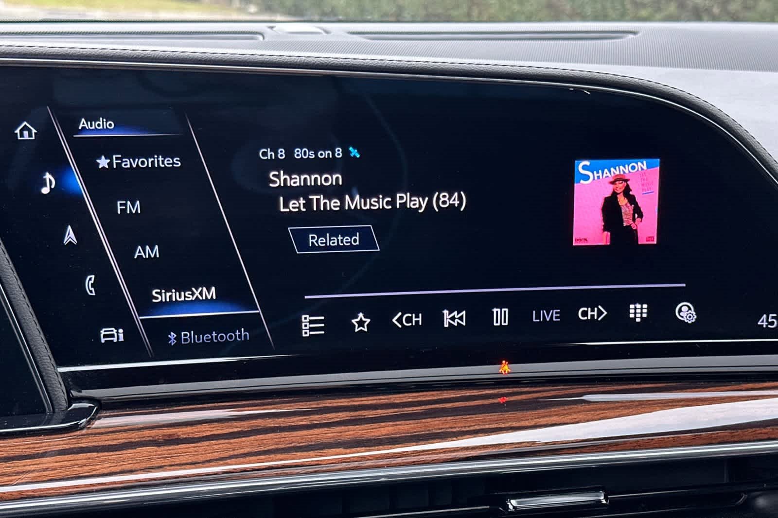 Used 2022 Cadillac Escalade Premium Luxury image 20