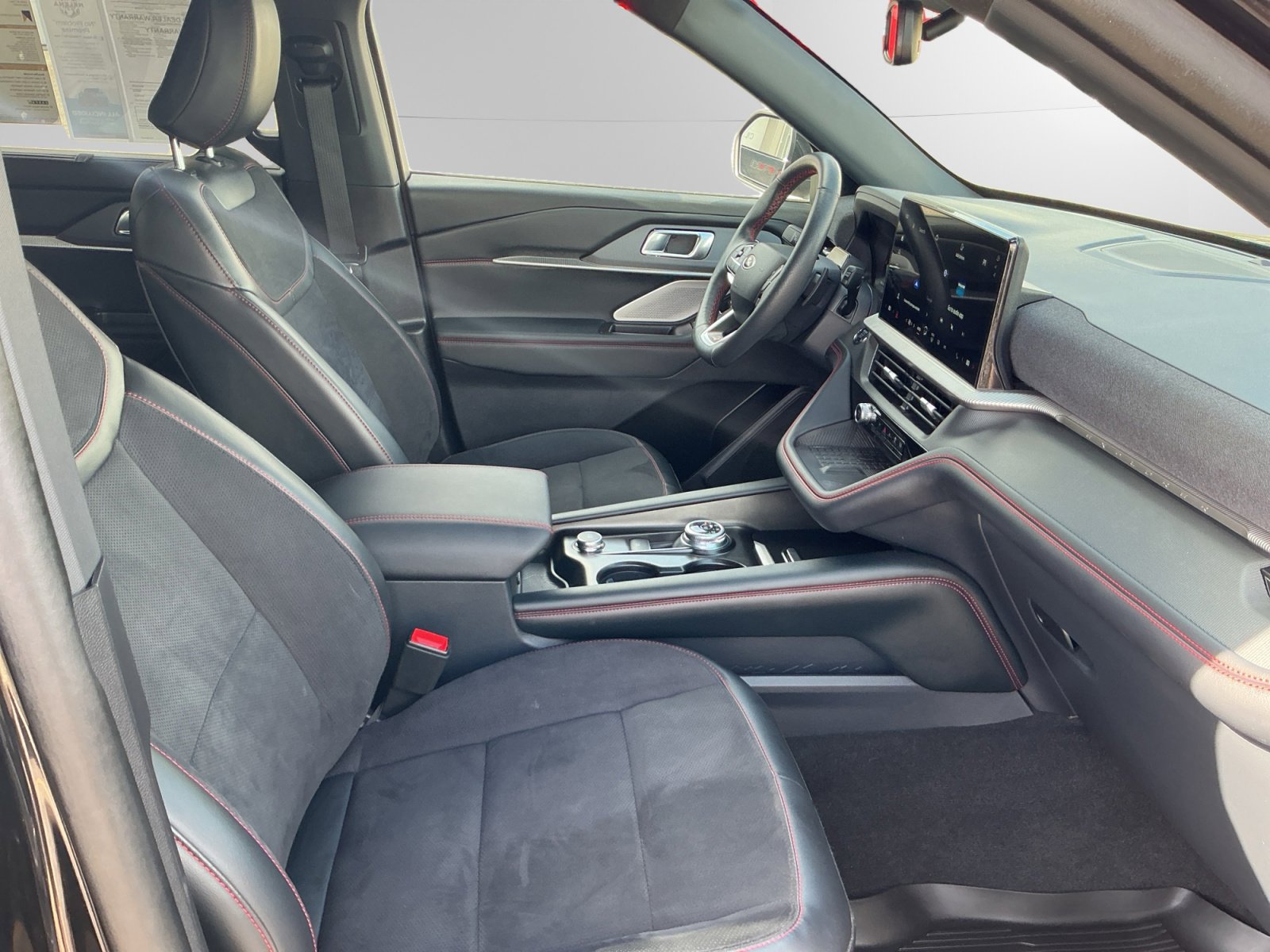 Certified 2025 Ford Explorer ST image 15