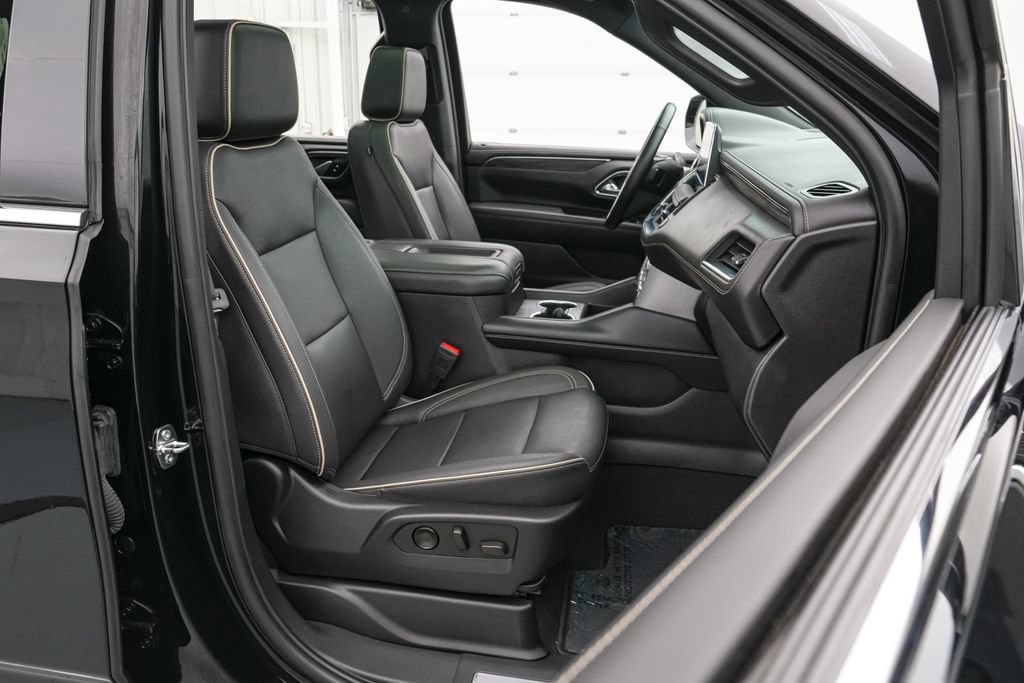Used 2023 GMC Yukon XL SLT w/ SLT Luxury Package AWD/4WD image 25
