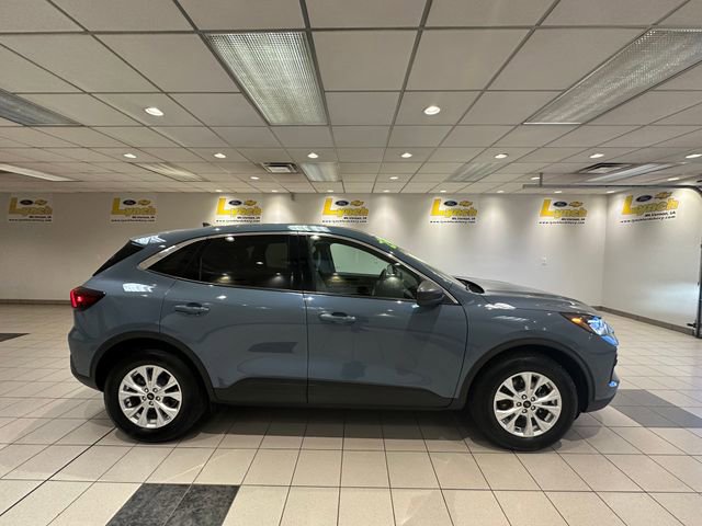Certified 2023 Ford Escape Active AWD/4WD image 3