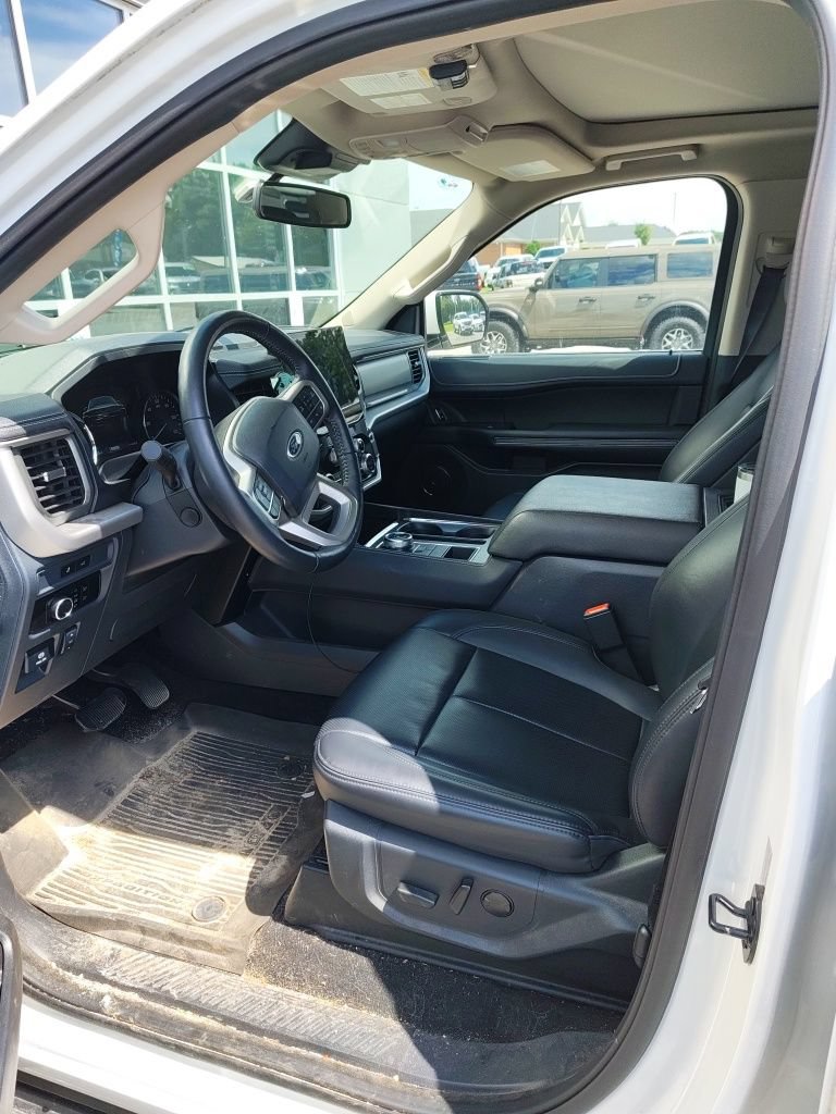 Certified 2024 Ford Expedition XLT RWD image 5