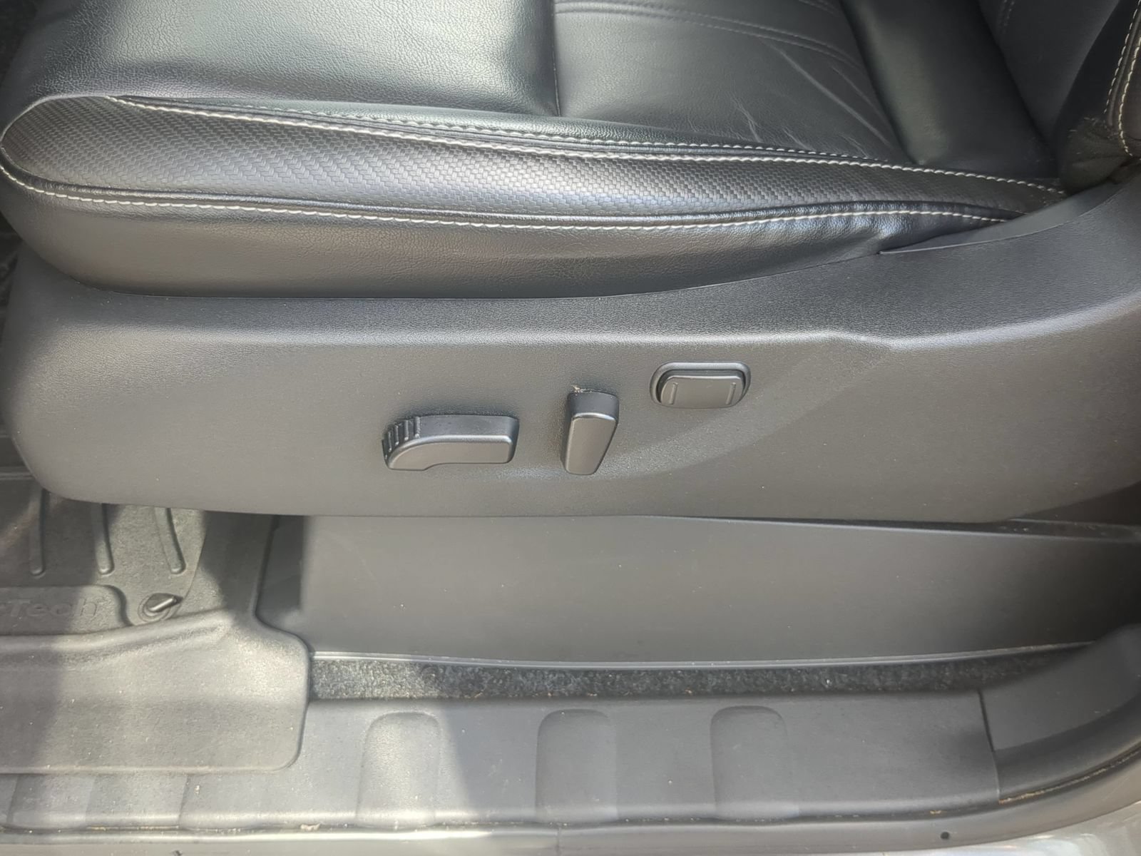 Used 2025 Nissan Frontier SL AWD/4WD image 14