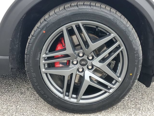 Certified 2025 Ford Explorer ST AWD/4WD image 5