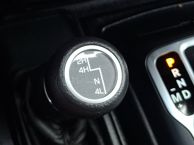 Used 2018 Jeep Wrangler Unlimited Sport S AWD/4WD image 32
