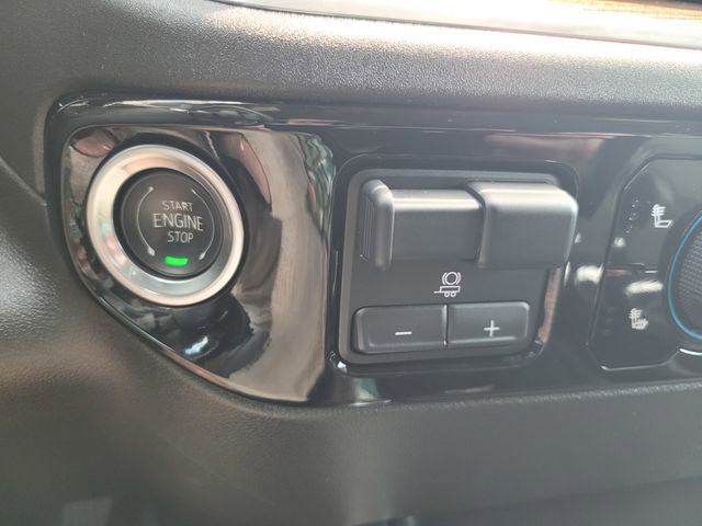 Used 2025 Chevrolet Silverado 1500 RST w/ Convenience Package II AWD/4WD image 24