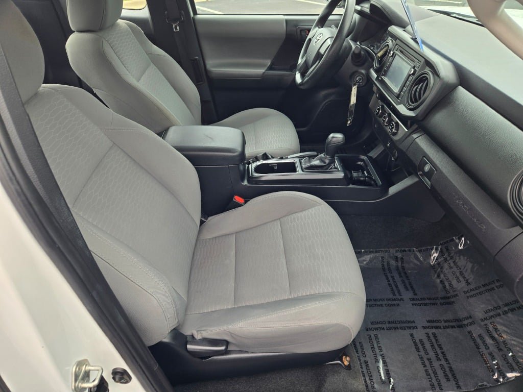 Used 2017 Toyota Tacoma SR RWD image 6