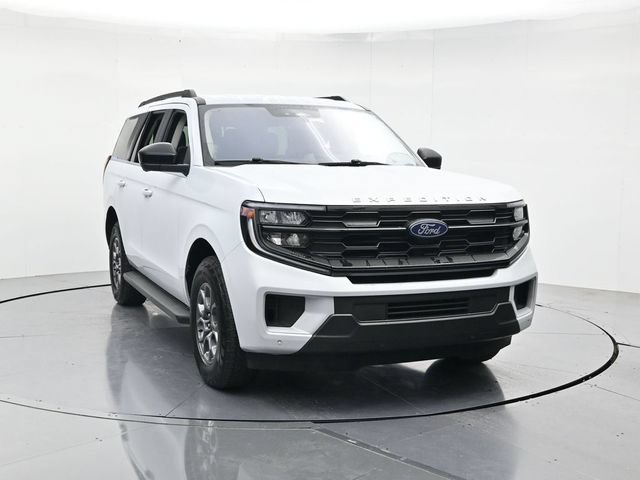 Certified 2025 Ford Expedition Active RWD image 5