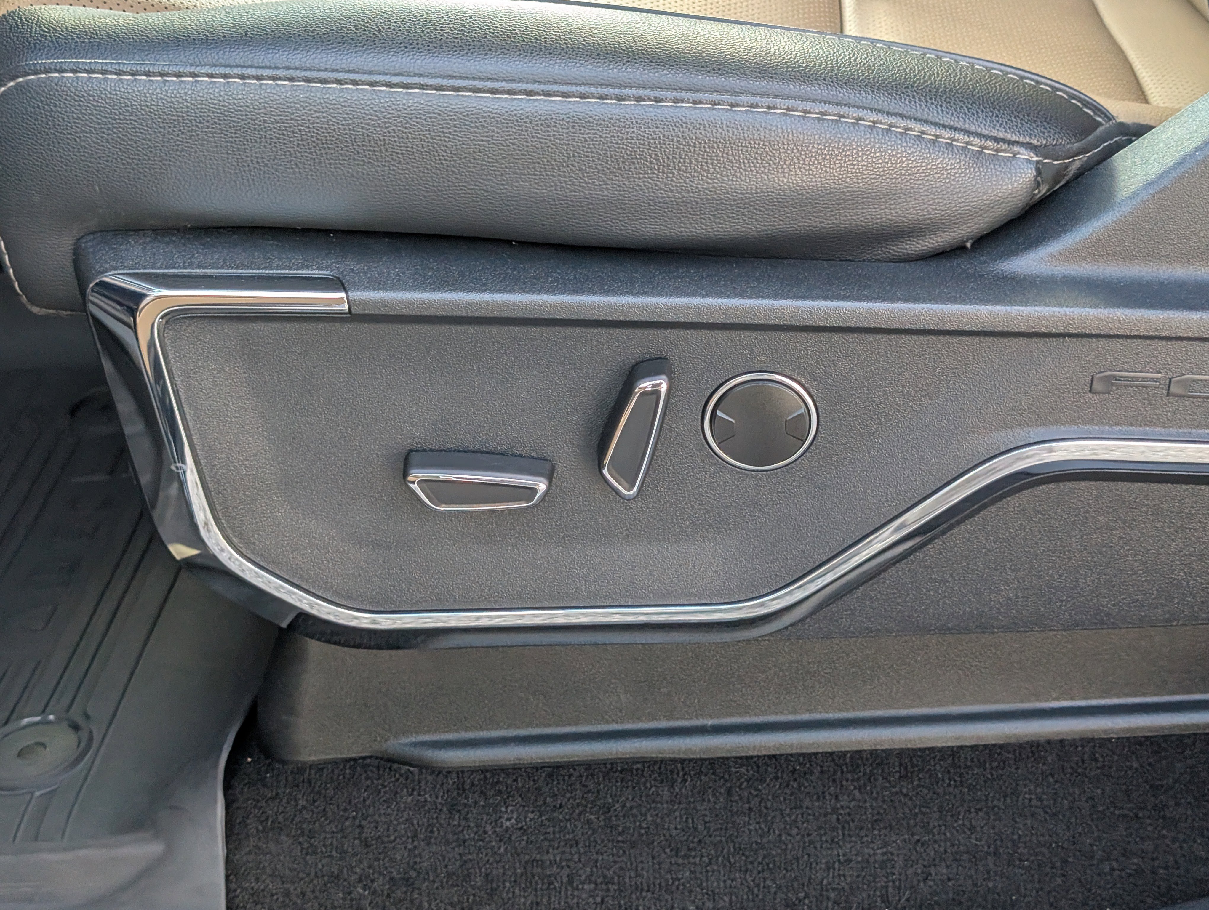 Certified 2022 Ford F150 Lariat w/ Equipment Group 502A High image 22