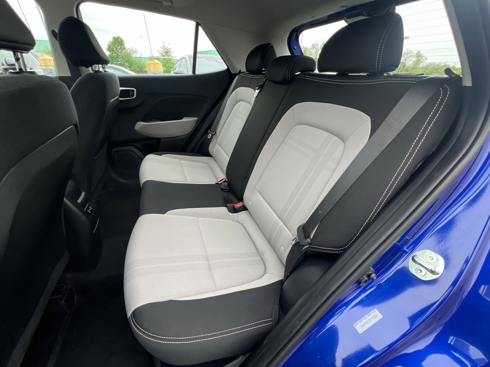 Used 2025 Hyundai Venue SEL FWD image 32