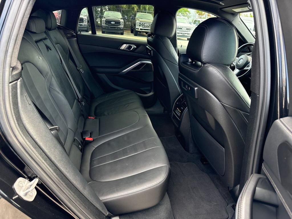 Used 2022 BMW X6 xDrive40i w/ M Sport Package AWD/4WD image 28