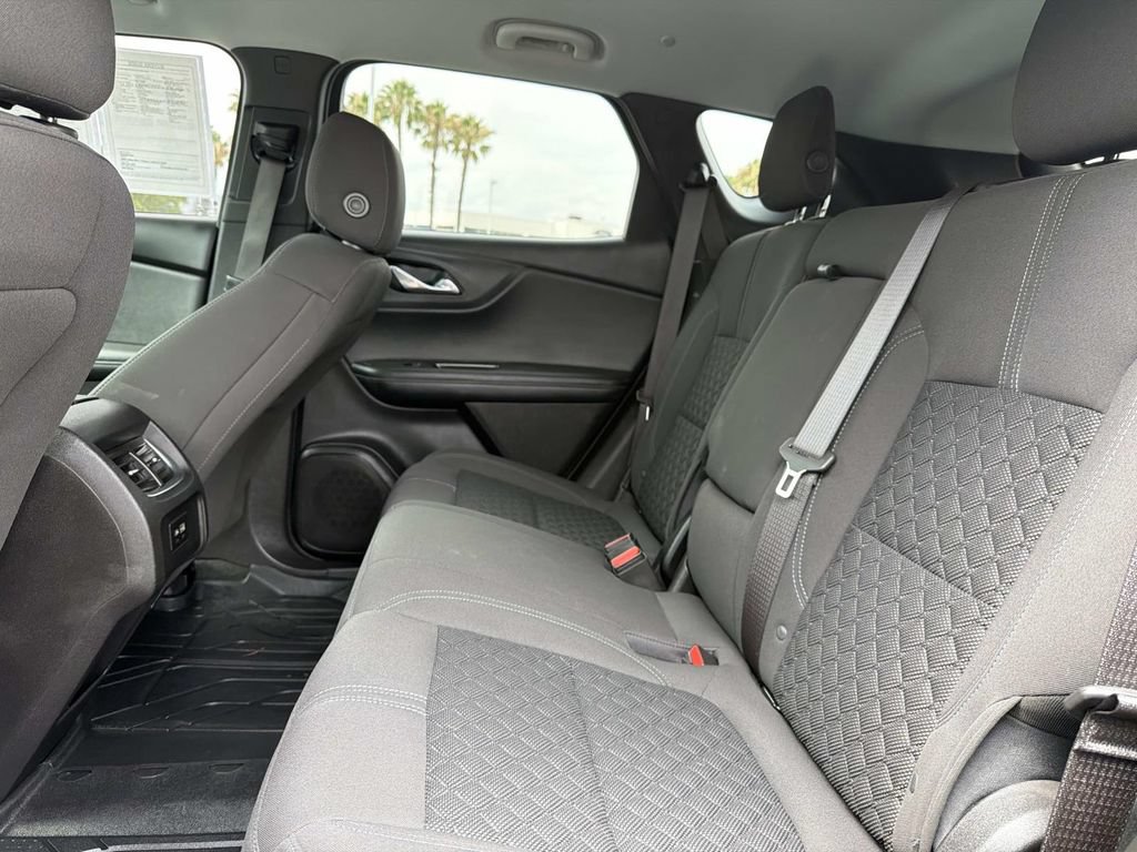 Used 2021 Chevrolet Blazer LT FWD image 17