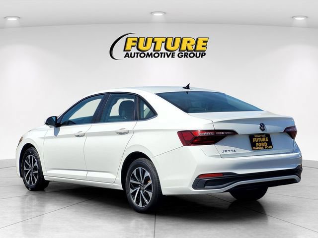 Used 2024 Volkswagen Jetta S image 3