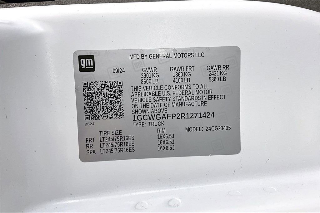 Used 2024 Chevrolet Express 2500 w/ Driver Convenience Package RWD image 33