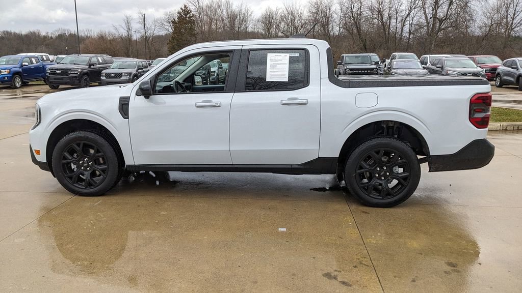 Certified 2025 Ford Maverick Lariat w/ Black Appearance Package image 6