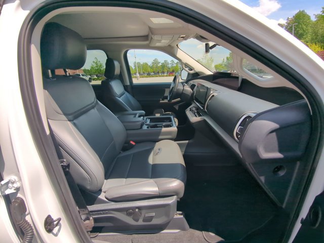 Certified 2025 Ford Expedition Active AWD/4WD image 36