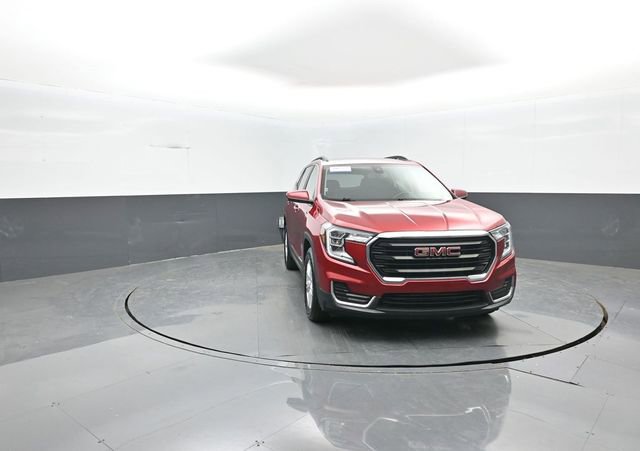 Used 2022 GMC Terrain SLE w/ Driver Convenience Package image 2