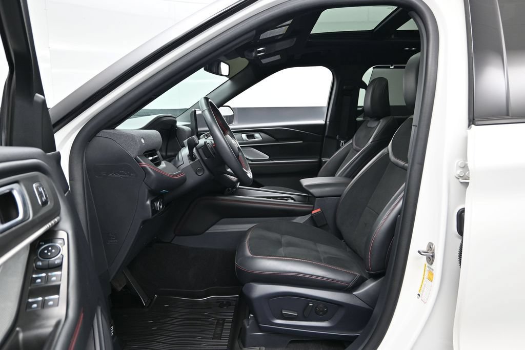 Certified 2025 Ford Explorer ST AWD/4WD image 15