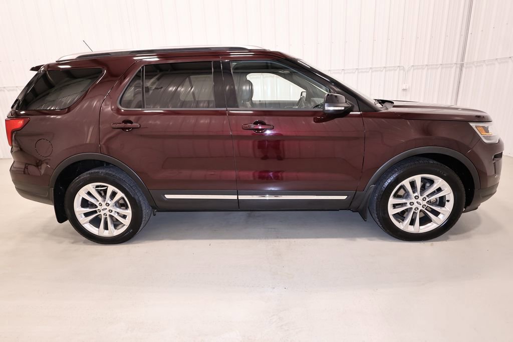 Certified 2018 Ford Explorer XLT w/ Equipment Group 202A image 9