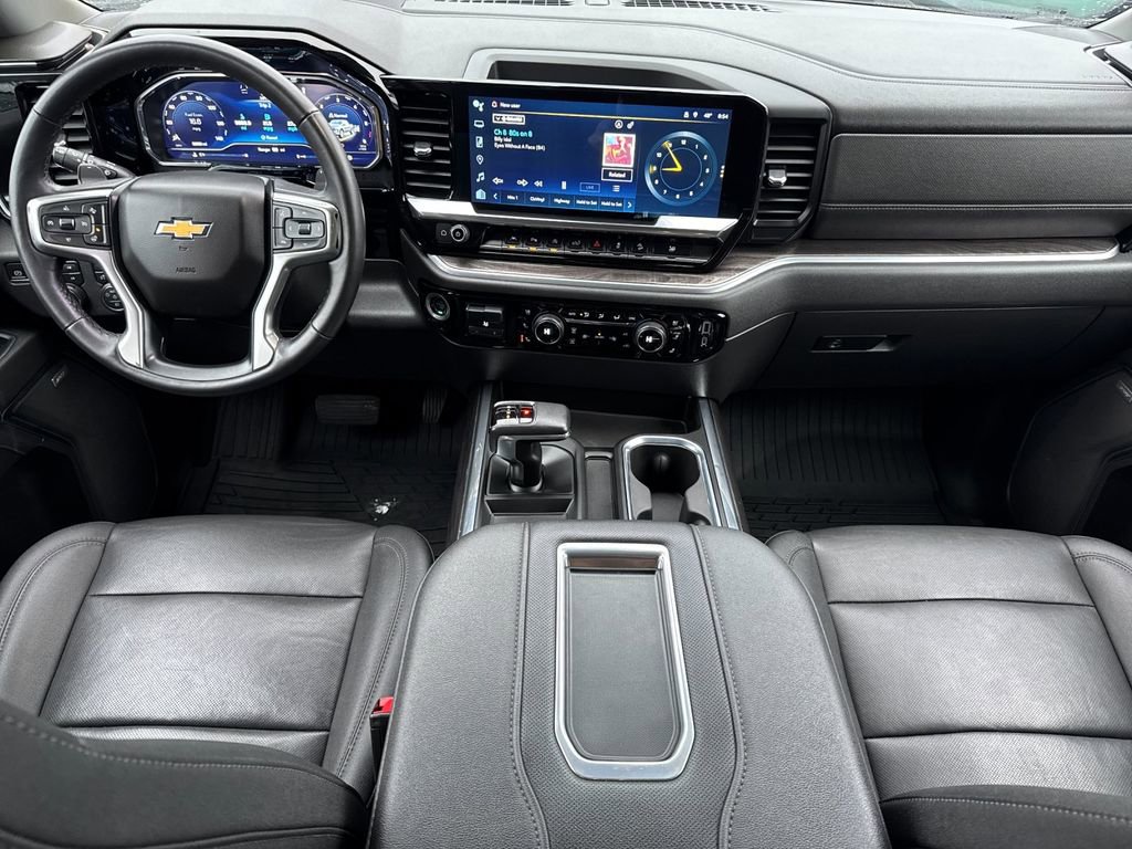 Used 2022 Chevrolet Silverado 1500 LTZ w/ Technology Package AWD/4WD image 12