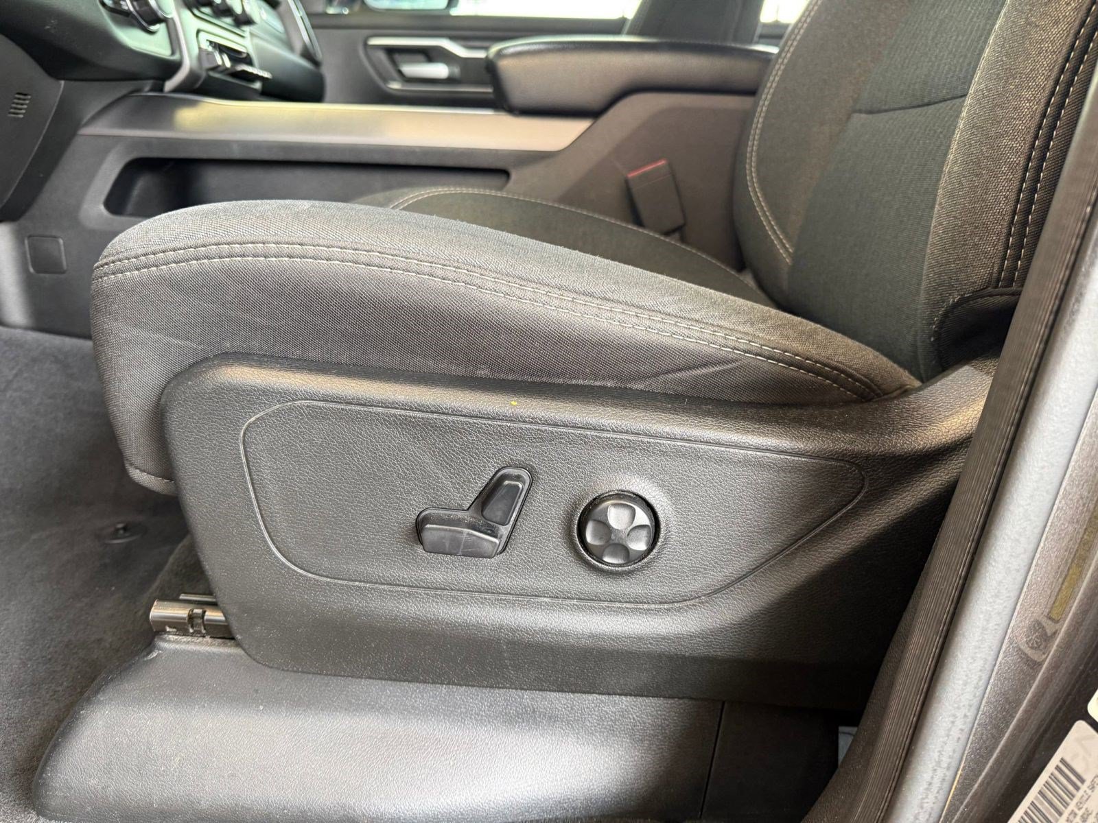 Used 2019 RAM 1500 Big Horn AWD/4WD image 14