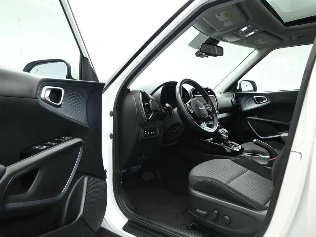 Used 2024 Kia Soul EX image 24
