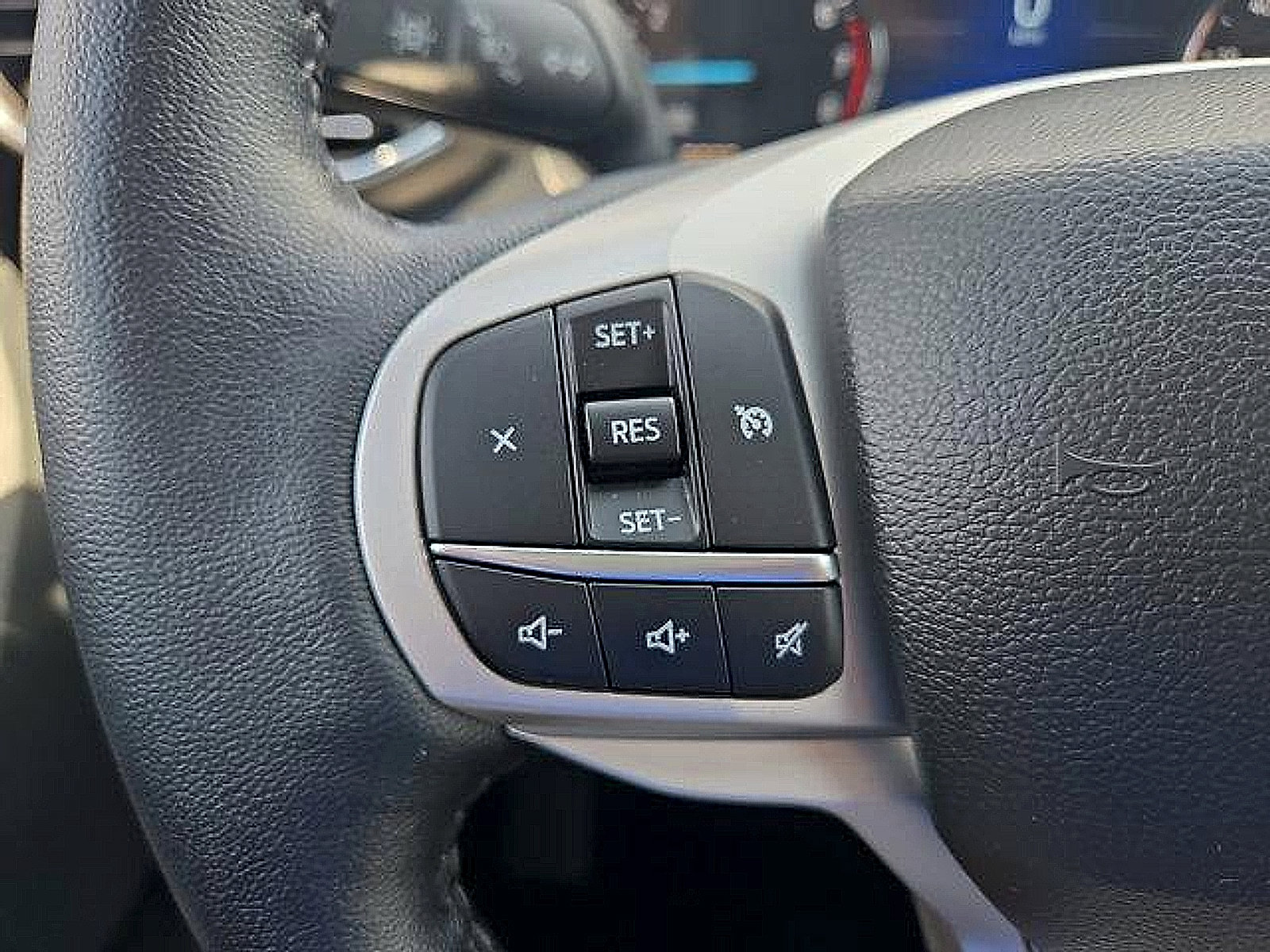 Certified 2023 Ford Explorer XLT w/ Equipment Group 202A AWD/4WD image 14