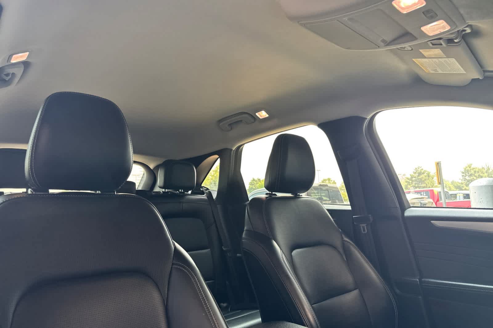 Certified 2025 Ford Escape Platinum AWD/4WD image 17