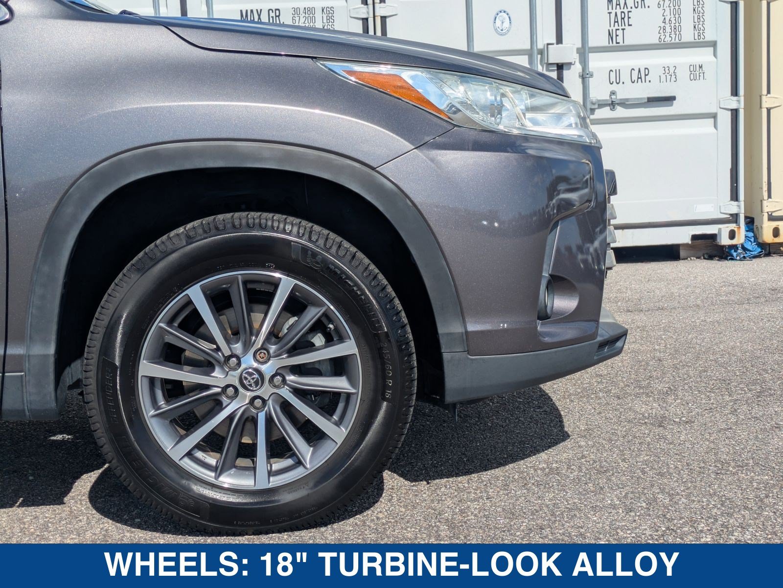 Used 2019 Toyota Highlander XLE FWD image 12