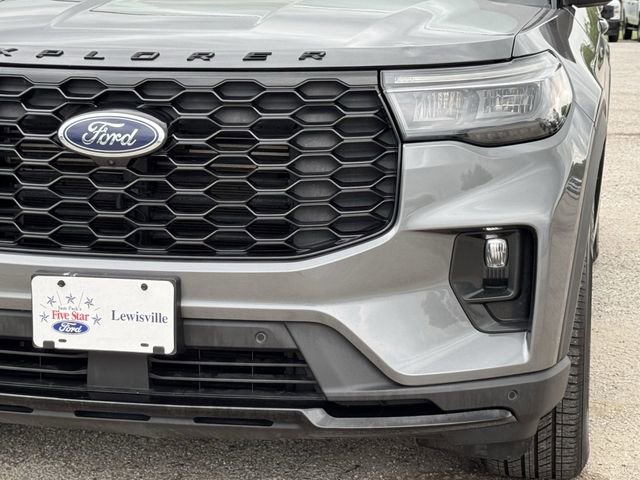 Certified 2025 Ford Explorer ST-Line image 9