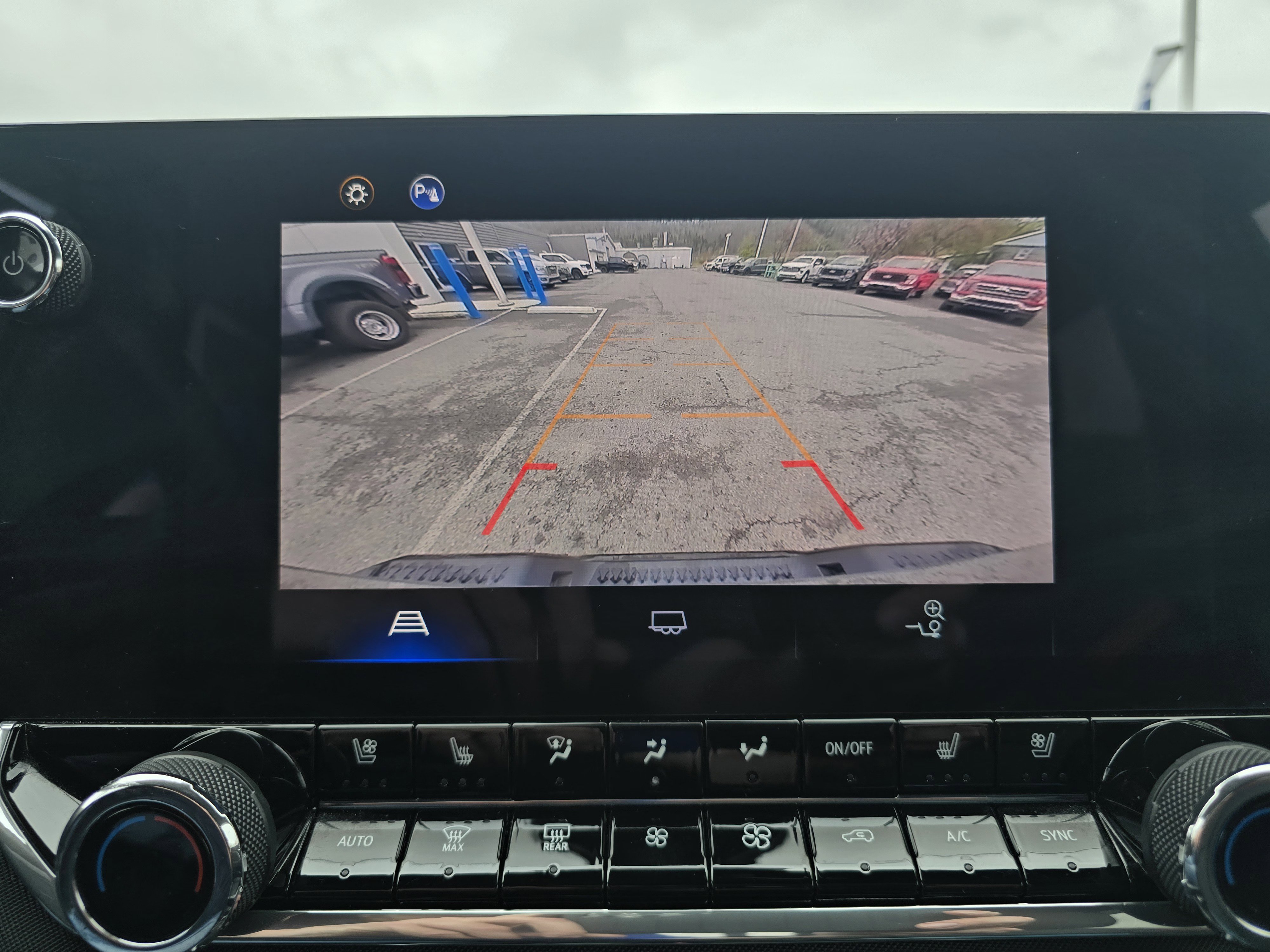 Used 2024 Chevrolet Colorado Z71 w/ Z71 Convenience Package 2 AWD/4WD image 27