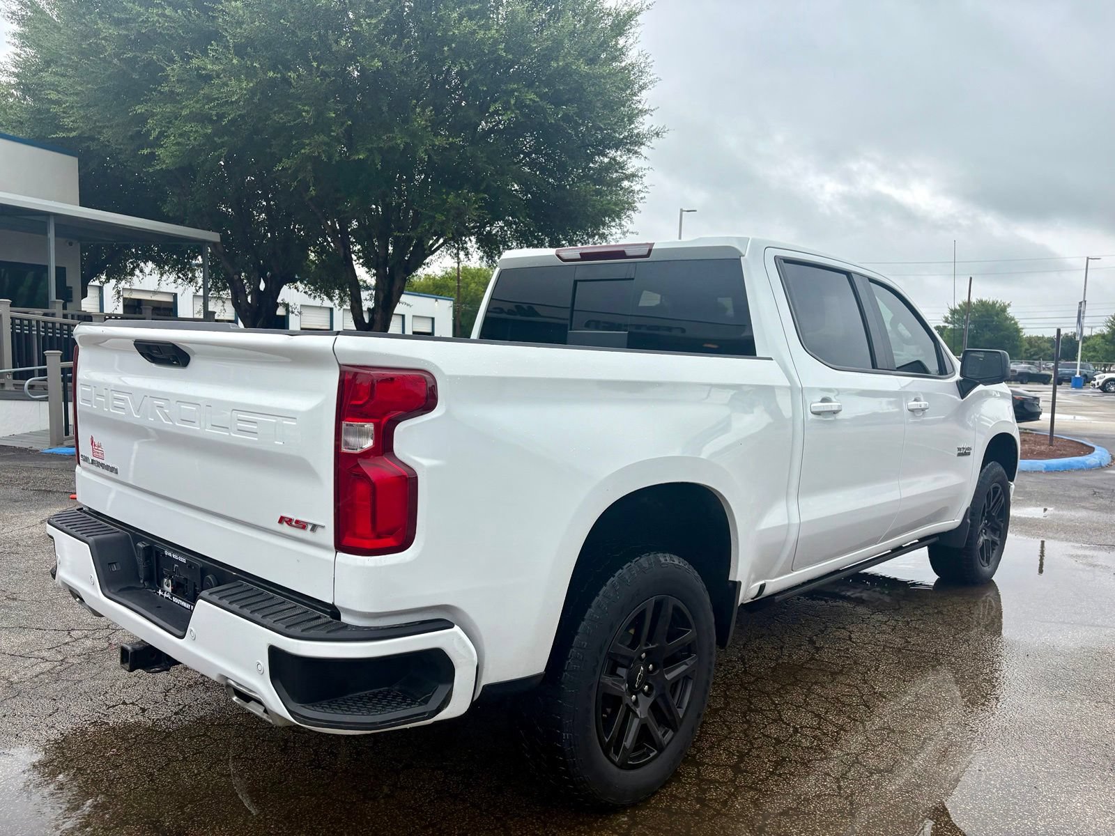 Used 2023 Chevrolet Silverado 1500 RST AWD/4WD image 5