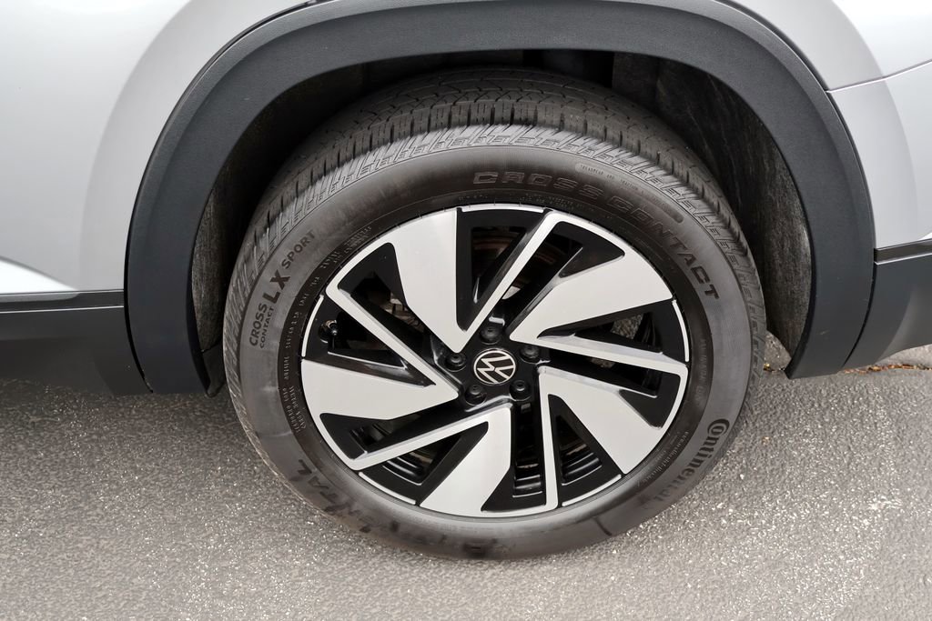 Used 2025 Volkswagen Atlas SE FWD image 17