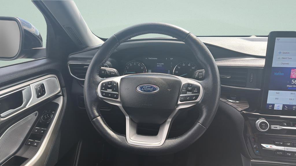 Certified 2023 Ford Explorer Limited w/ Limited Technology Package AWD/4WD image 32