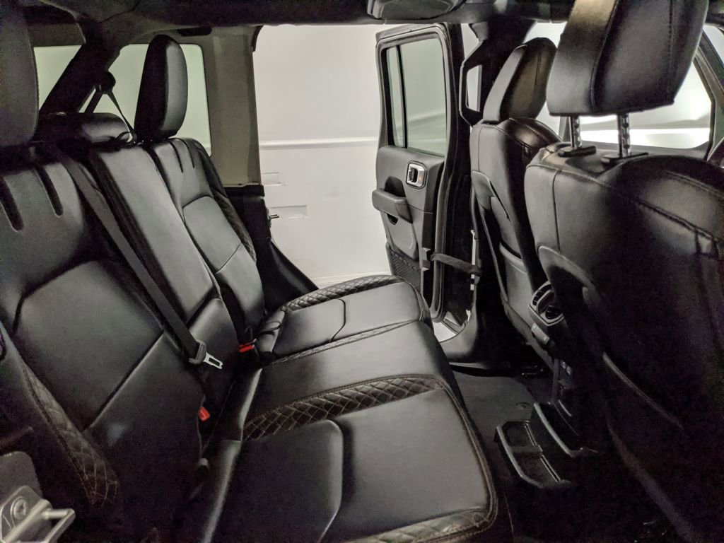 Used 2023 Jeep Wrangler Unlimited Sahara image 23