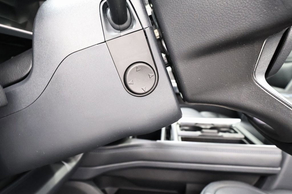 Certified 2025 Ford F450 Platinum w/ FX4 Off-Road Package image 30