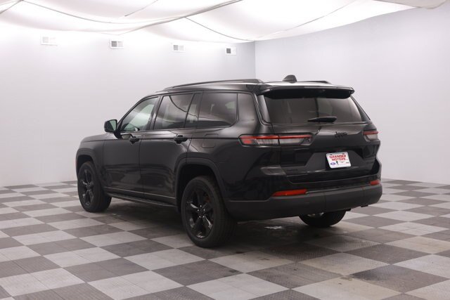 Used 2024 Jeep Grand Cherokee L Limited w/ Luxury Tech Group II AWD/4WD image 10