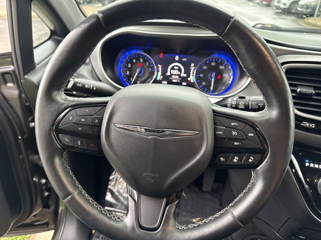 Used 2020 Chrysler Pacifica Touring-L Plus FWD image 26