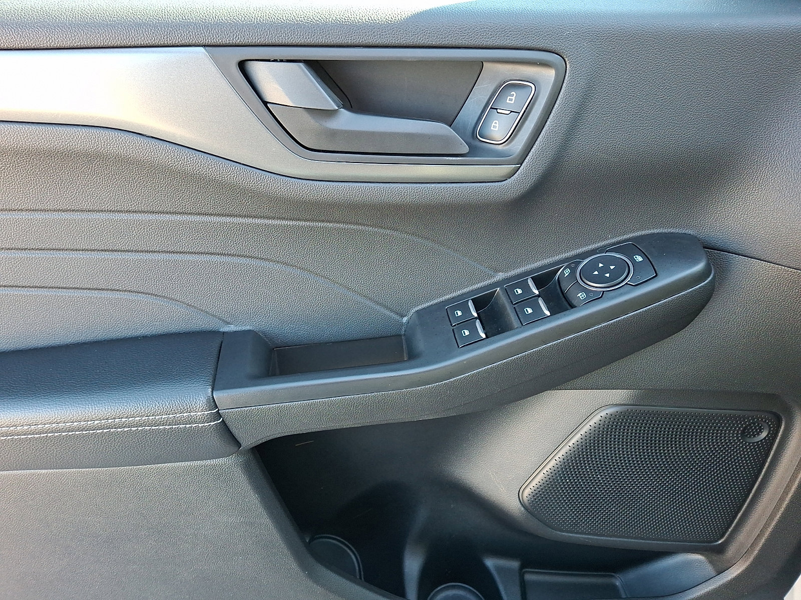 Certified 2025 Ford Escape Active AWD/4WD image 15