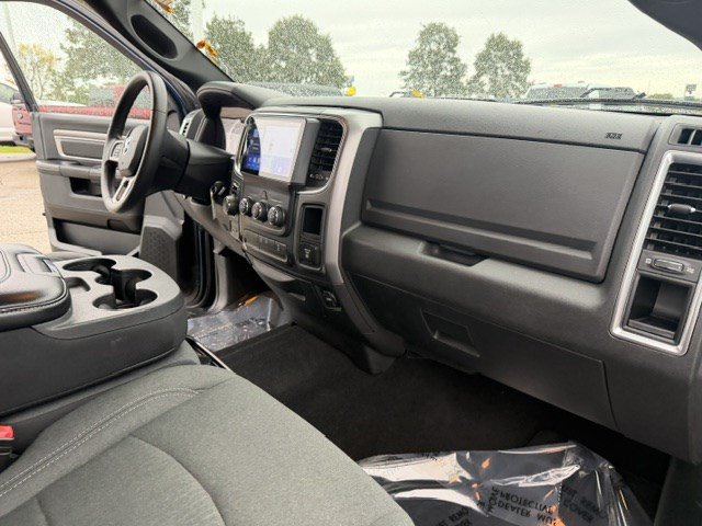 Used 2023 RAM 1500 Warlock AWD/4WD image 38